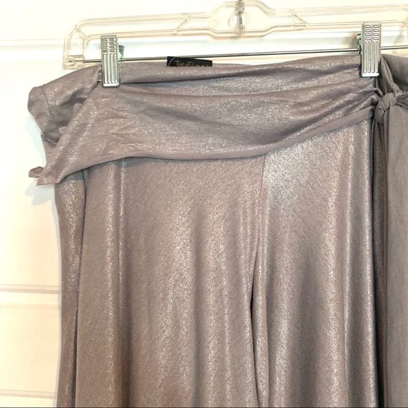 Shiny silver split skirt - Picture 2 of 4